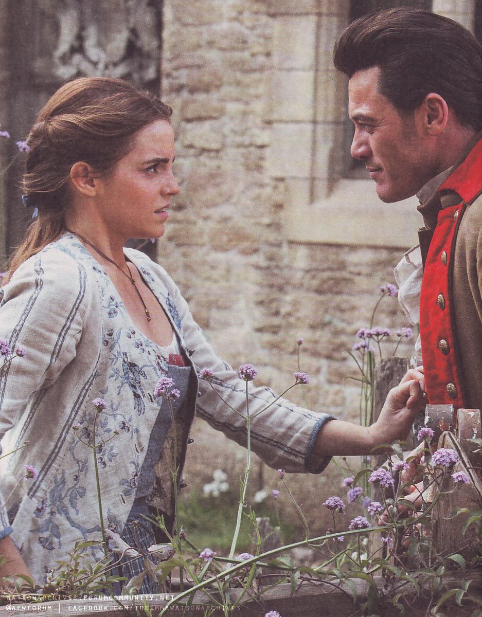 EmWatsonsDaily's tweet photo. NEW: Picture of Emma as 'Belle' in Beauty and the Beast! 🥀 {3} https://t.co/ocgAJkyS63