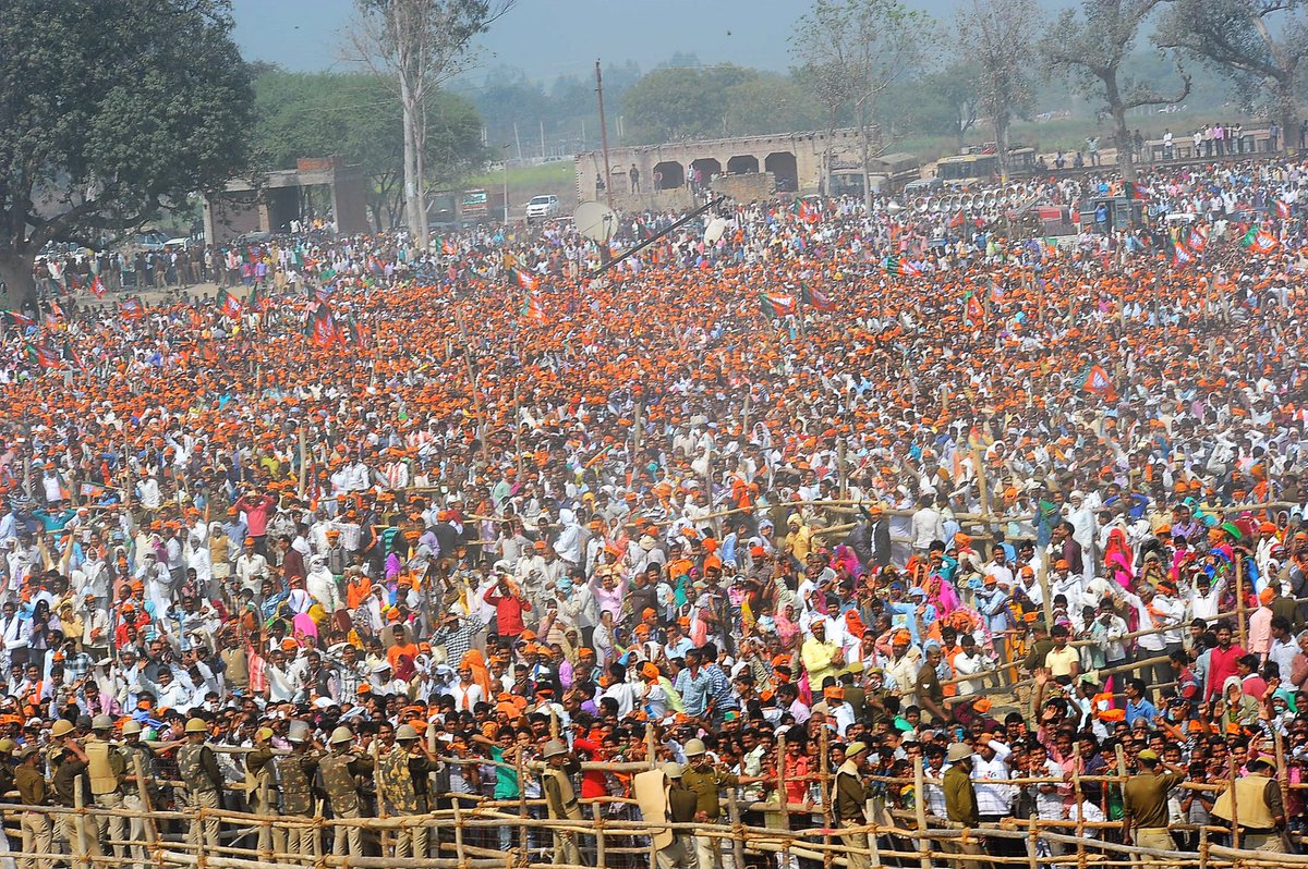 narendramodi's tweet photo. फतेहपुर की जनसभा यादगार रही। अभूतपूर्व जनसैलाब, ख़ासकर युवा मित्र भारी संख्या में जुड़े। https://t.co/BwyahnNym8 https://t.co/EJPKrV6tbx