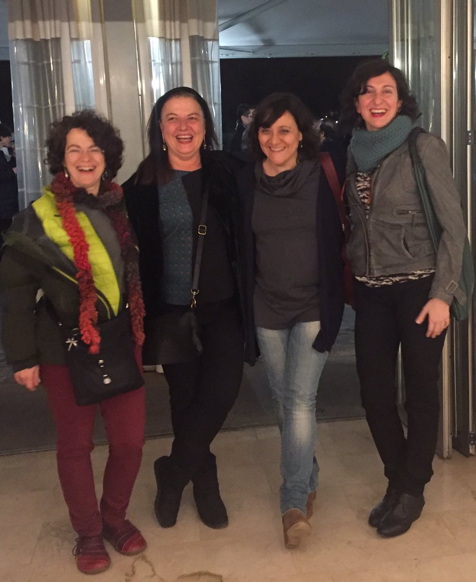 poblacion_csic's tweet photo. #REPS2017 Genial la oportunidad que nos ha brindado el congreso REPS en Sevilla para el reencuentro de 4 Teresas 👯👯 https://t.co/yMrmmF0f2T