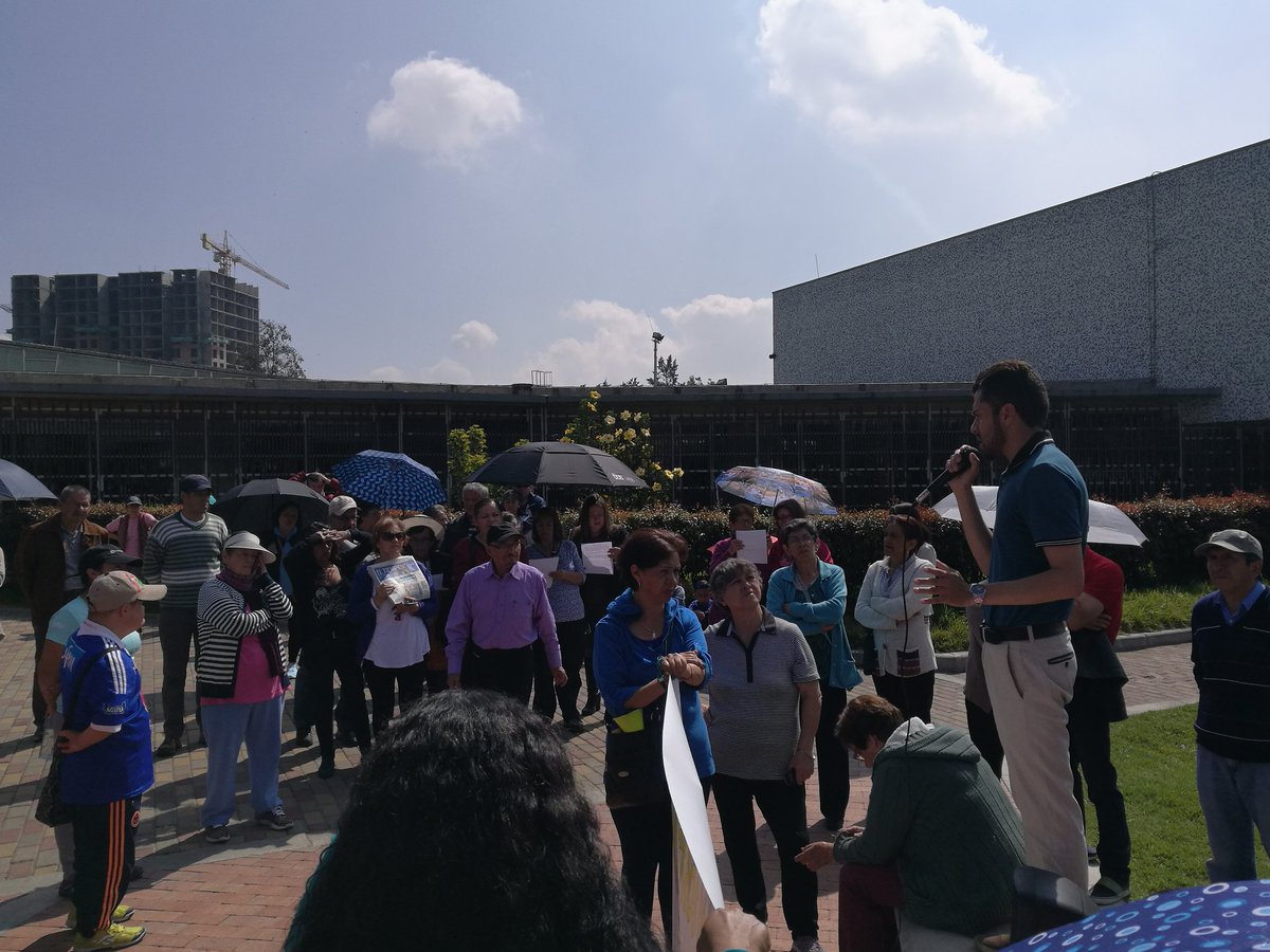 EngativaMLimpia's tweet photo. La CIUDADANIA necesita pronunciamiento oficial de @SectorMovilidad @Bocarejo_JP @EnriquePenalosa @Engativalcaldia @Bogota #NOaLosPatios https://t.co/XkTHkwTj5P