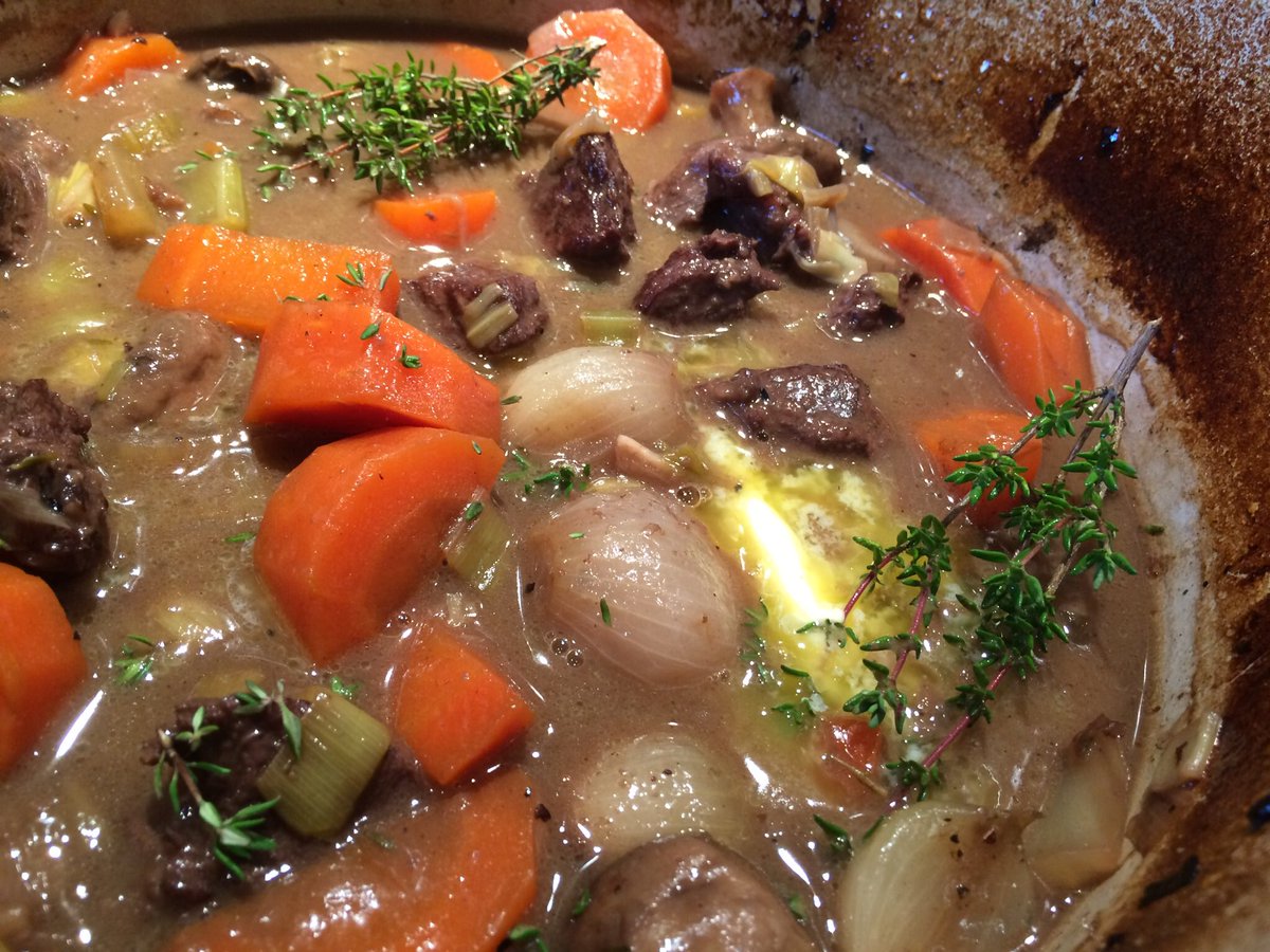 fishwifeskitch's tweet photo. This is....how'd you say? Peng.😂 #Nottinghamshire wild venison casserole courtesy of the fishwife's kitchen 👍🏻👍🏻 #venison #deer https://t.co/rWSLRnPVds