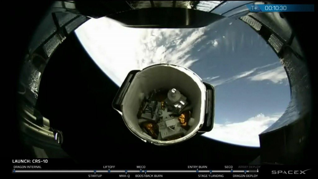 aerospatium's tweet photo. Très belle image de la séparation de la capsule #Dragon #SpX10 avec Sage 3 et l'Hexapod visibles dans la soute. @Thales_Alenia_S https://t.co/M5Eu2mJCGn