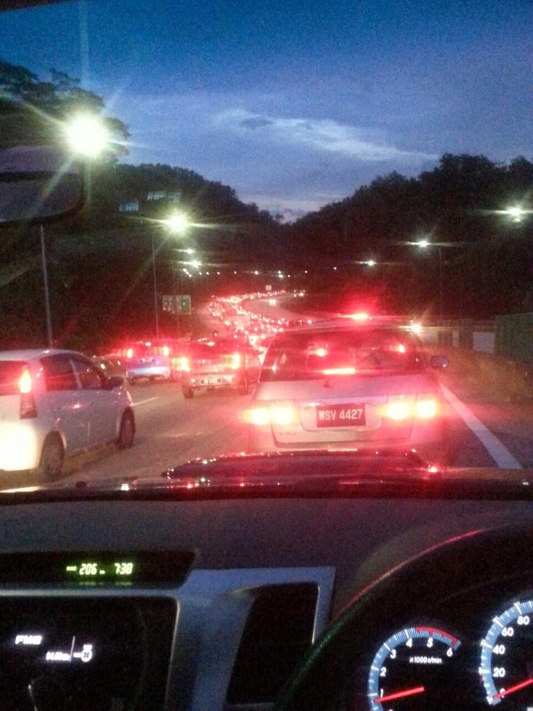 iamhazmie's tweet photo. Hadap jammed sekali... https://t.co/xalyC89bBv
