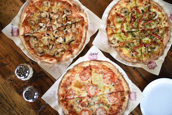 SquareMeal's tweet photo. Win a night @MODPizzaUK's Pizza Party Room for you + 5 mates. Design your own pizzas + then eat them - IDEAL: https://t.co/W4DVS1RQy3 https://t.co/NGUcSrw2XU