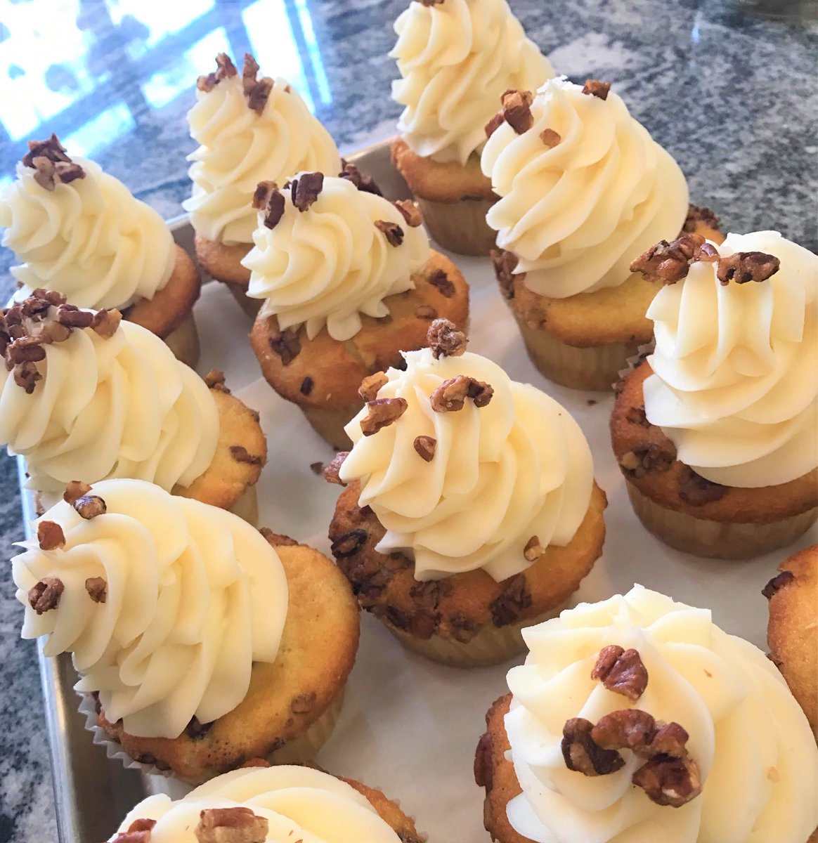 freshcupcakes's tweet photo. Make it #SundayFunday with Praline! Available Sundays, Wednesdays, & Thursdays in February. #Praline #SouthernGood https://t.co/PQ8DPfavmT