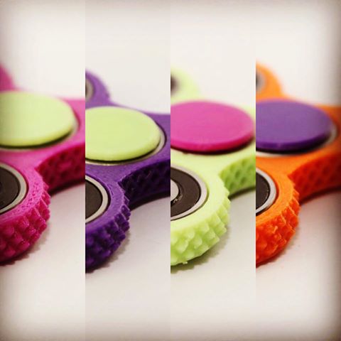 FidgetZA's tweet photo. Tri-Spin Knurled. Pick your color! 
Atomic Pink • Funky Purple • Electric Green • Outrageous Orange
#edc #fidgetza https://t.co/azkI4gkW5l