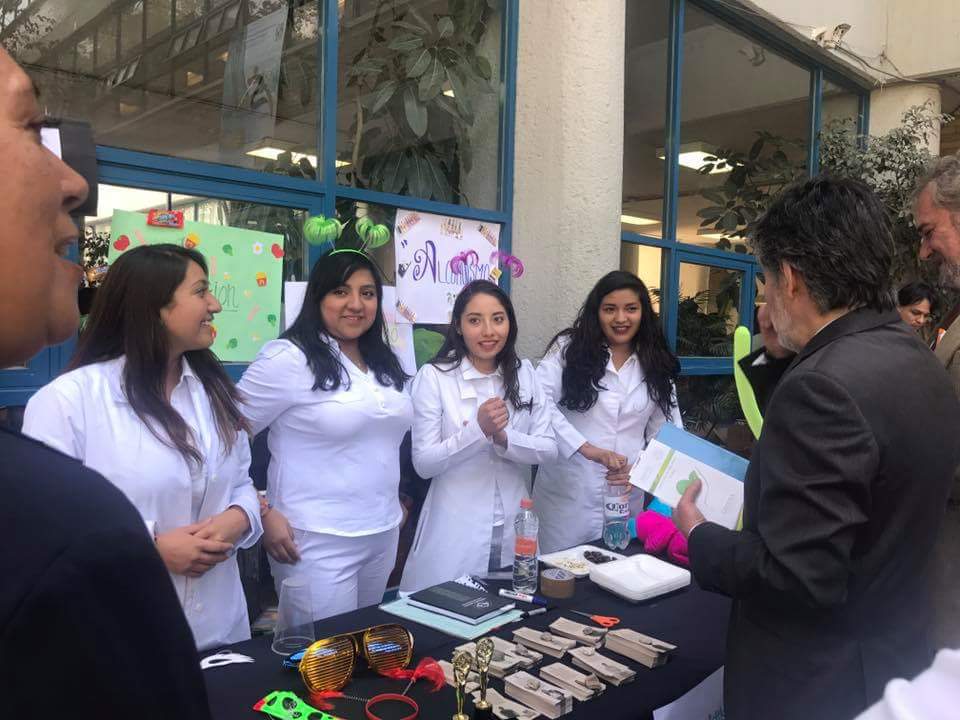 CAFOdonto's tweet photo. Muchas gracias a @Aprendicitis y a  @caeeneo_unam por su colaboración en la #FeriadelaSalud2017 #CAFO #ODONTO #UNAM https://t.co/gBDe7irdqL