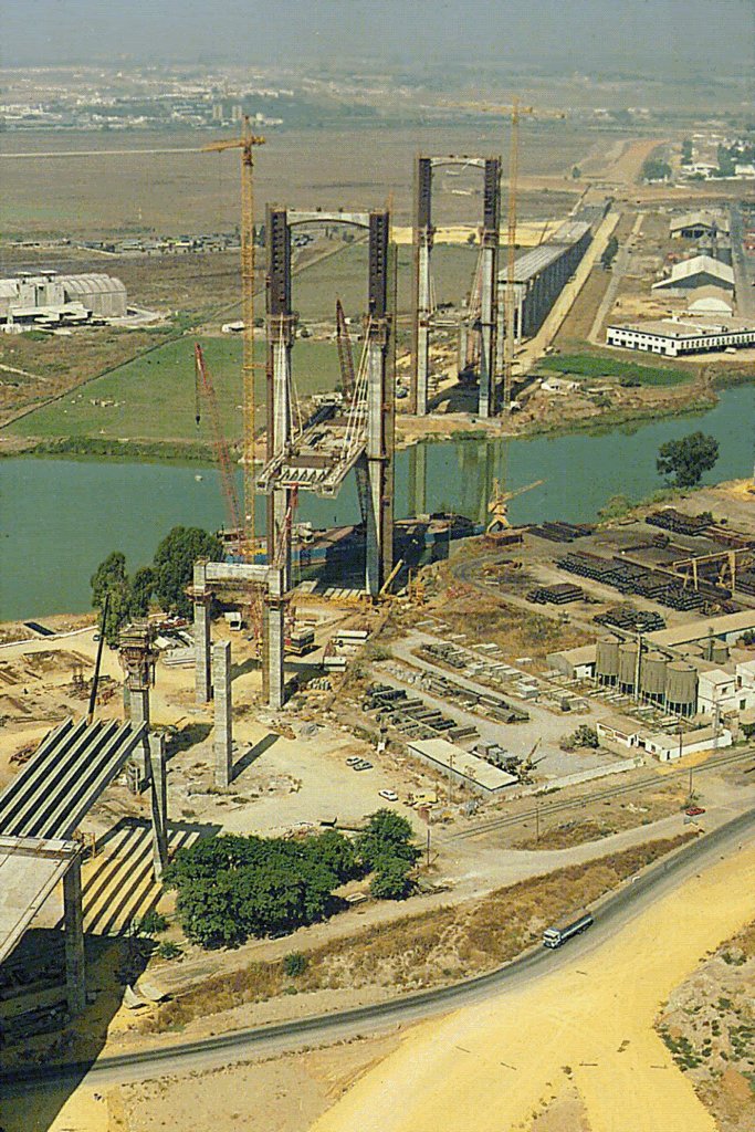 SevillaInsolita's tweet photo. Tal día como hoy hace 26 años (1991) finalizaba la construcción del entonces puente más largo de España: el del Centenario. https://t.co/Rdj8hStav9