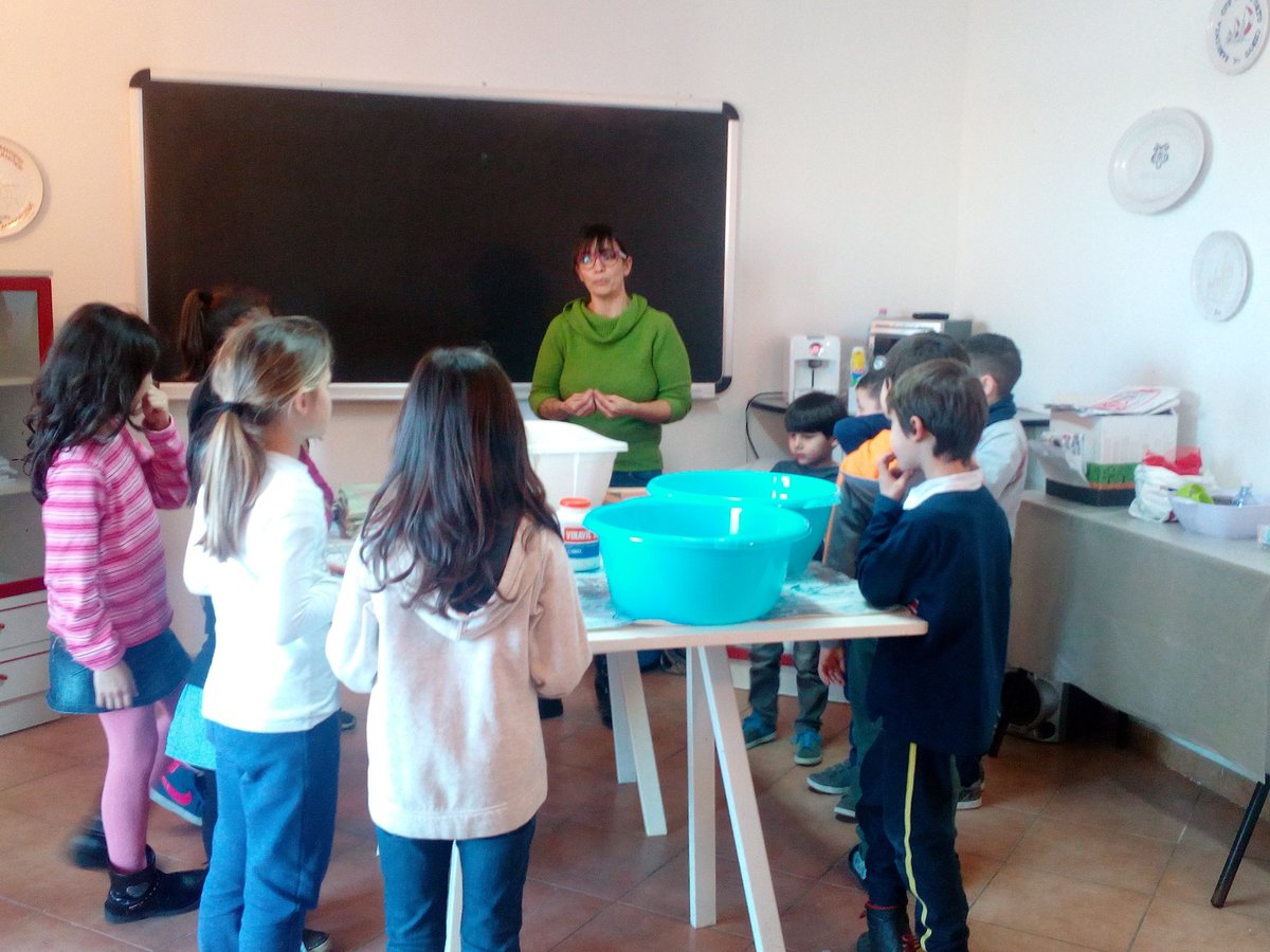 Via al laboratorio di carta con Stefania Missio.. per <a href="/AcqueLibereLM/">AcqueLibere</a>!  <a href="/aradae70/">Alberto Radaelli</a> <a href="/AntonelloTovo/">Antonello Tovo</a> <a href="/Vetro_Gioielli/">VetroGioielli</a> <a href="/AlessandraCuccu/">Alessandra Cuccu</a>