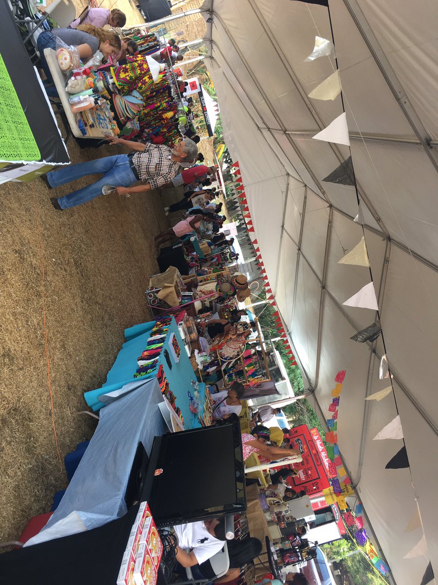 soymadelaine's tweet photo. Ven al #mercadito #musicmarket @musicalionpty hay cosas bellas hoy 1:00 pm a 8pm #rocksessions desde las 3pm y #salsasinfo 7pm https://t.co/3QvLOQy3qC