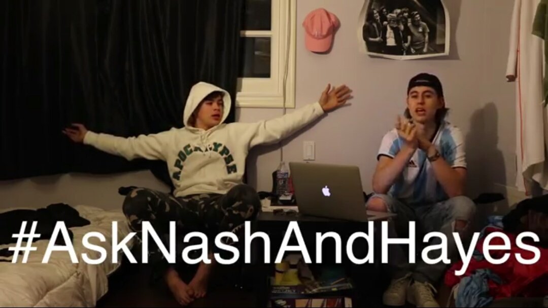 betsidudung's tweet photo. All day all night im watching ur video and i like tht. Love u hayes ❤❤❤ #AskNashAndHayes @HayesGrier @Nashgrier https://t.co/JnzbHpCQvu