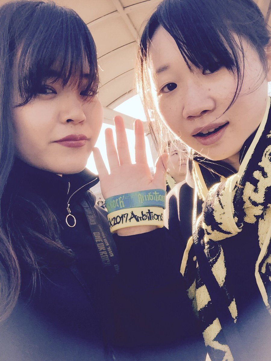 10969aym's tweet photo. ONE OK ROCK JAPANTOUR 2017 Ambitions静岡エコパ2日目

なんとなんと、A2の最前でした😹
肉眼でみんな拝めて幸せでした😭

ほんっとに毎回毎回最高な時間をありがとう。
これからもみんなが結婚しても！
ずっとついていきます🤘
#ONEOKROCK https://t.co/CUnbTJUkIz
