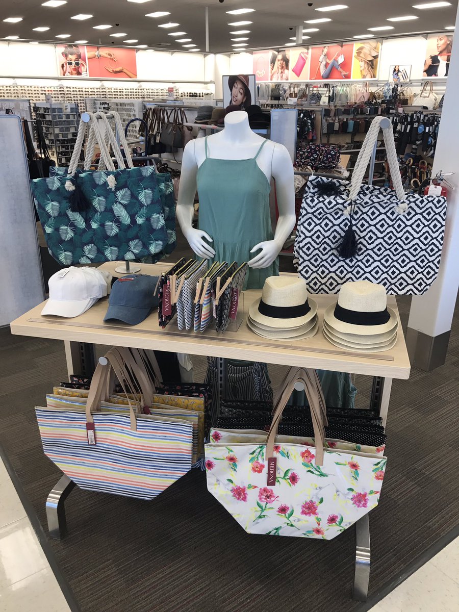 Momoshue's tweet photo. Spring has sprung...for the weekend π#T2860 https://t.co/xpwDPs1syp