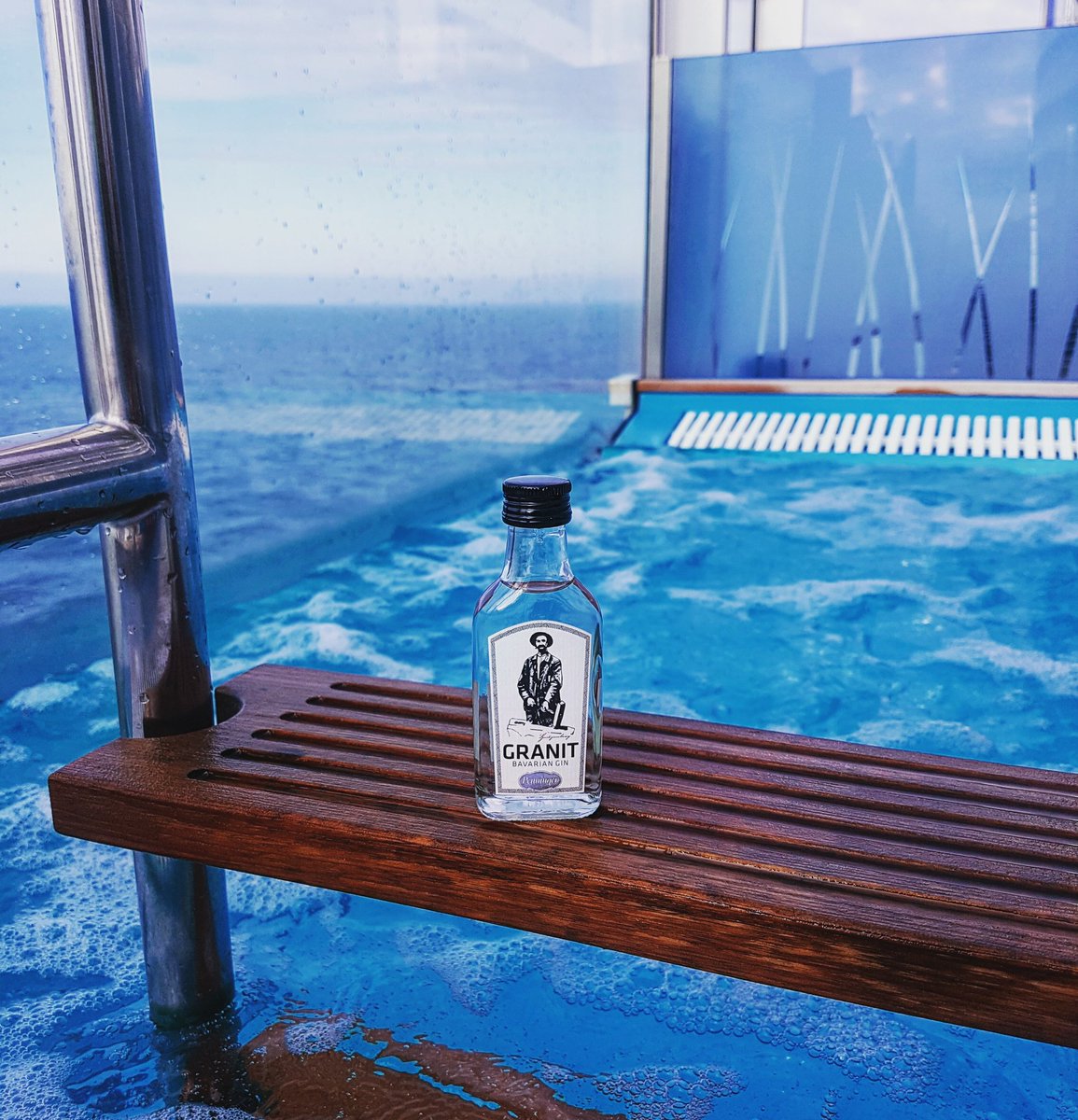 AlexanderHeigl's tweet photo. #GranitGin #Penninger #AuchaufdenMeerendieserWeltdaheim https://t.co/yoYDxKf8Tu