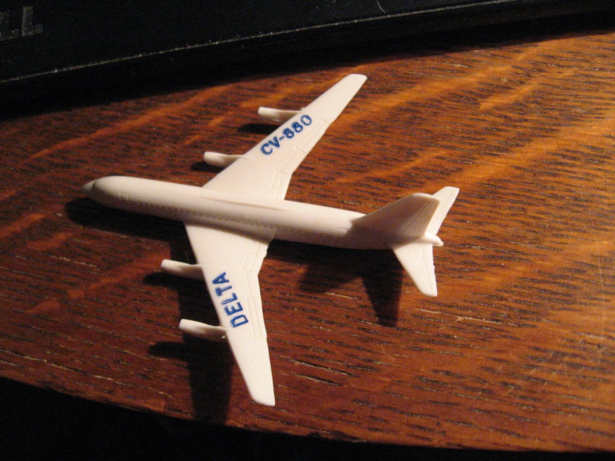 cover_uranus's tweet image. #DeltaAirlines #CV880 #Airplane $19.99 #Convair #ConvairCV880 #TraderYore #Etsy #ModelAirplane #DL #DAL #Aircraft etsy.com/listing/513248…