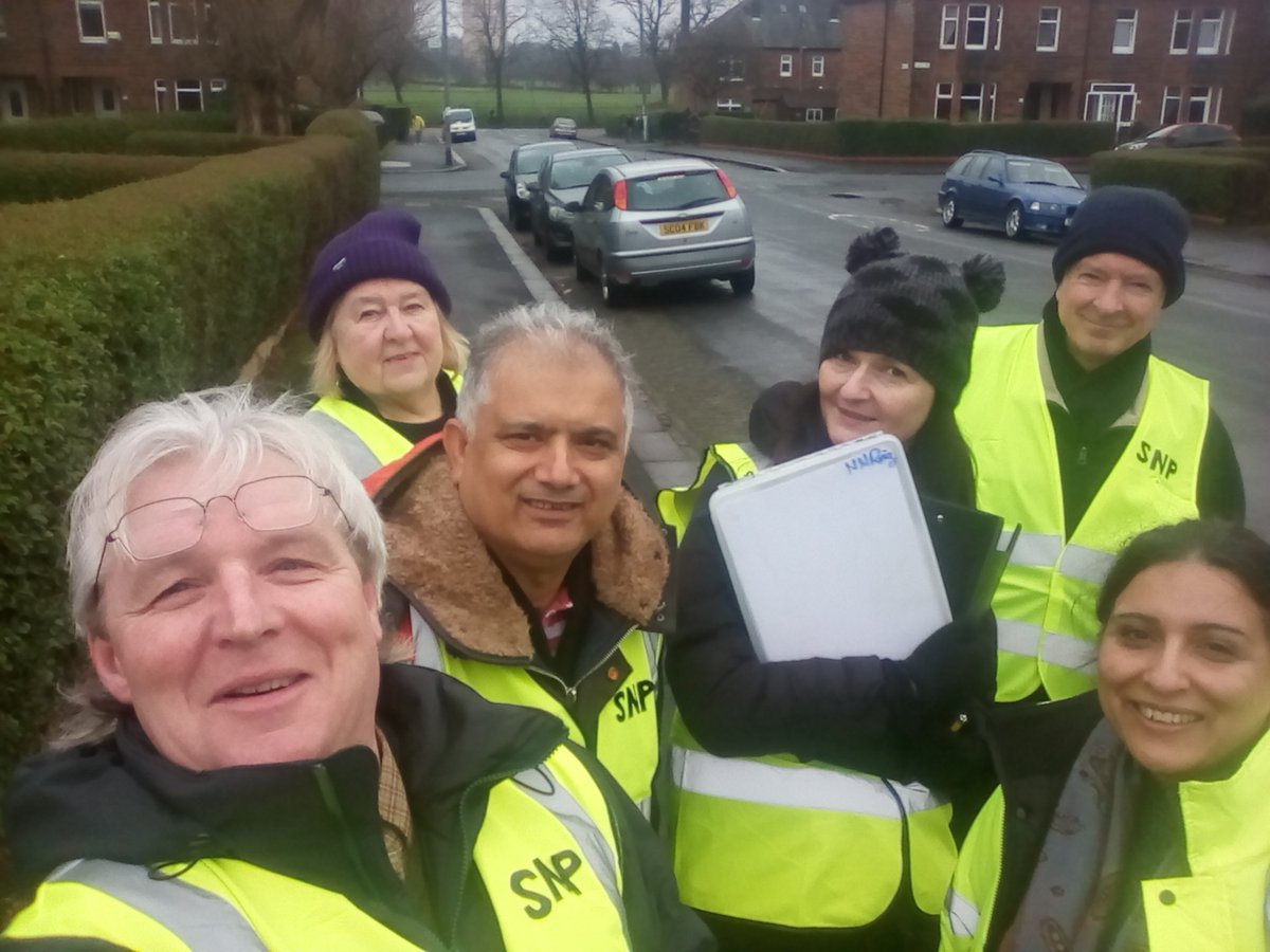 nnriaz's tweet photo. Another busy afternoon out canvassing #Craigton #TeamSNPforPollokshields @theSNP  #forGlasgow https://t.co/zzaqj1Eq1O