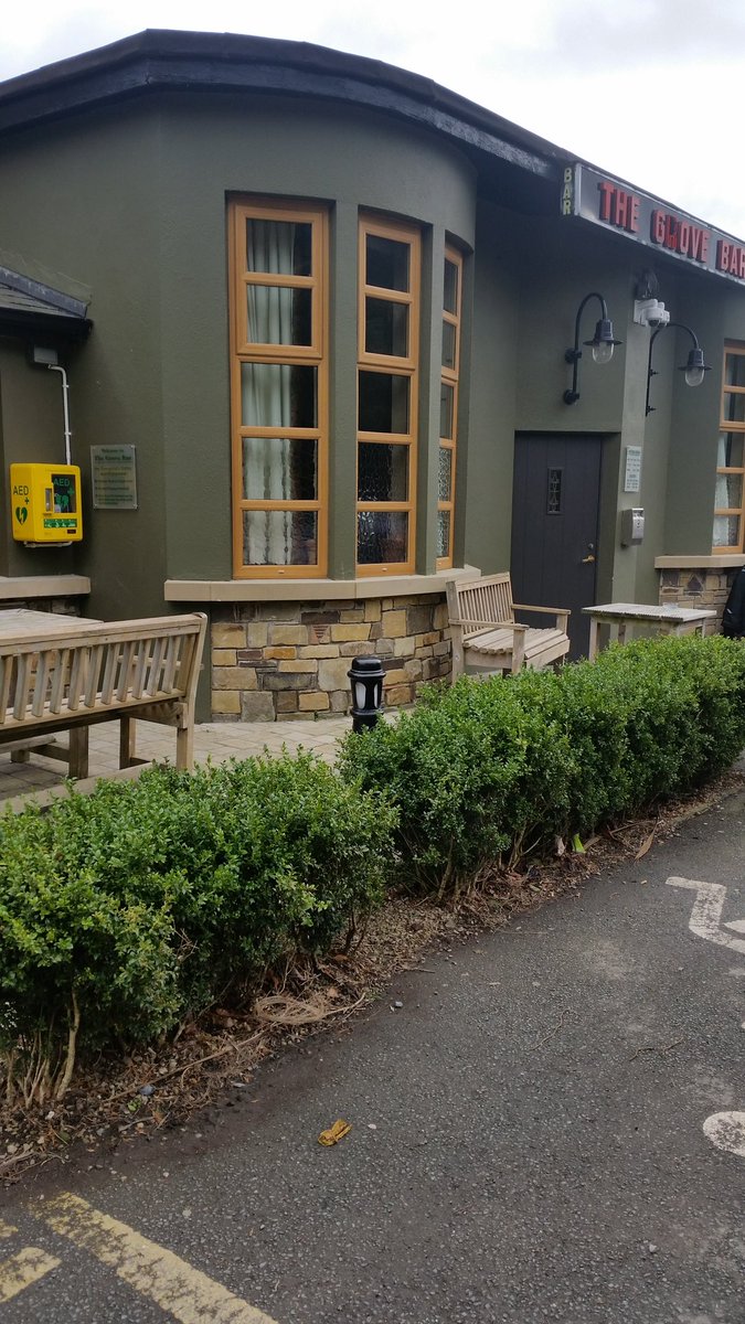 kilmaccfr's tweet photo. Mark Reilly+Michelle Johntson from @kilmaccfr @ the #Grovebar promoting the new PAD unveiled this week for the #willowgrove community cctv👍 https://t.co/obFMpm4JDP