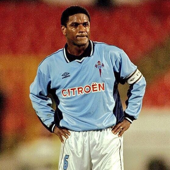 celtahistoria's tweet photo. #Alvelo e #Mazinho estreaban o seu apartado goleador co #Celta un 19 de febreiro.
O galego en 1984, o campión do mundo hai 20 anos. https://t.co/mx6RSZ7TKI