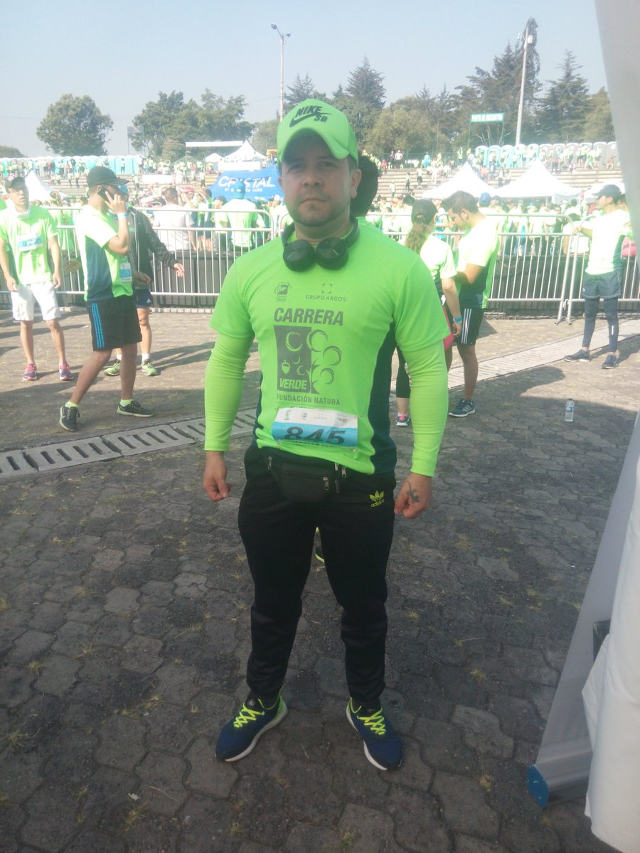 deivid0727's tweet photo. La carrera verde https://t.co/gkknghacYi