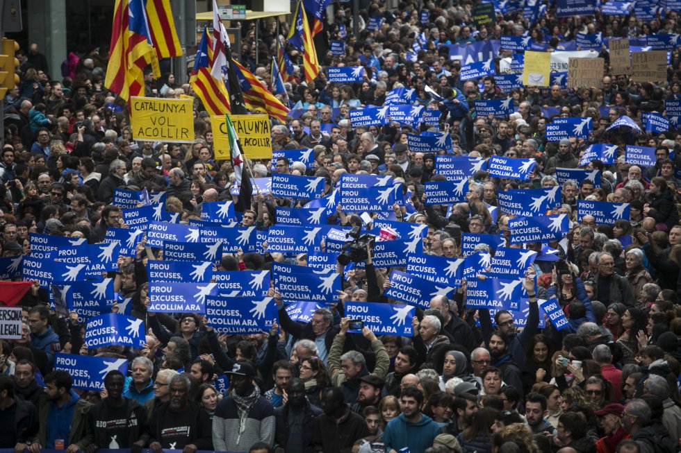 MessyDigiRoom's tweet photo. La più grande manifestazione europea PRO IMMIGRATION - quello che i giornali non dicono-https://t.co/JfSdDGELVZ🌏🌍🌎#Immigration #volemacollir https://t.co/hJGbJgybhL