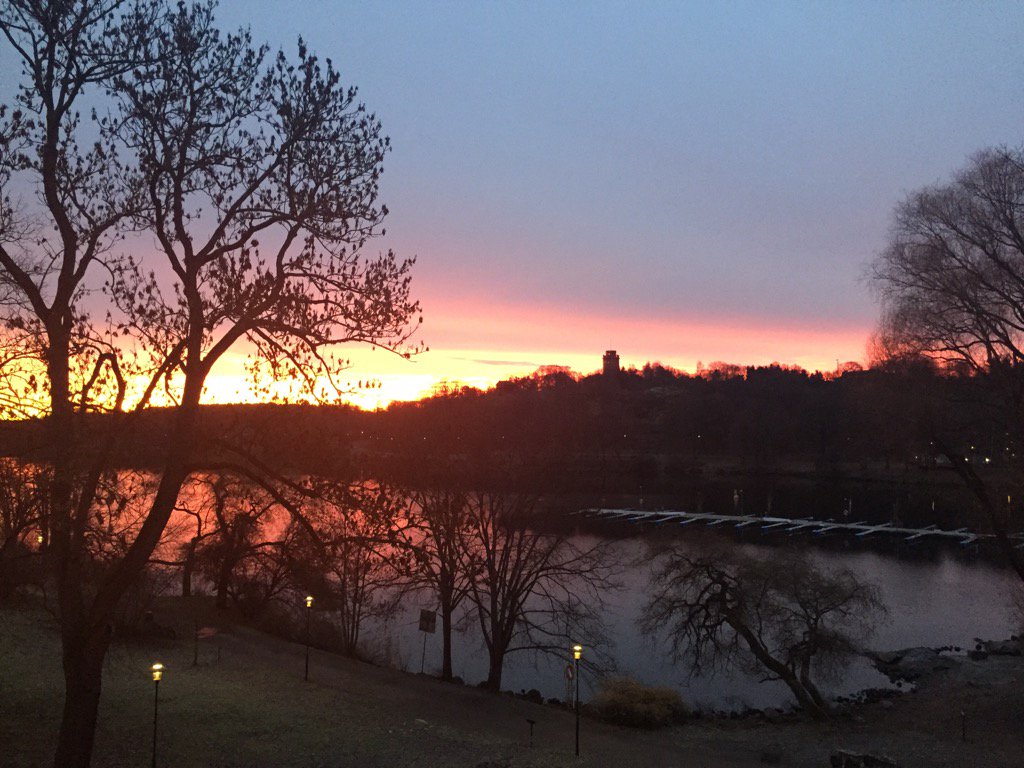 azitaraji's tweet image. No country is perfect, but Sweden comes close. We should learn from each other. 
#LeaveSwedenAlone
#swedenincident