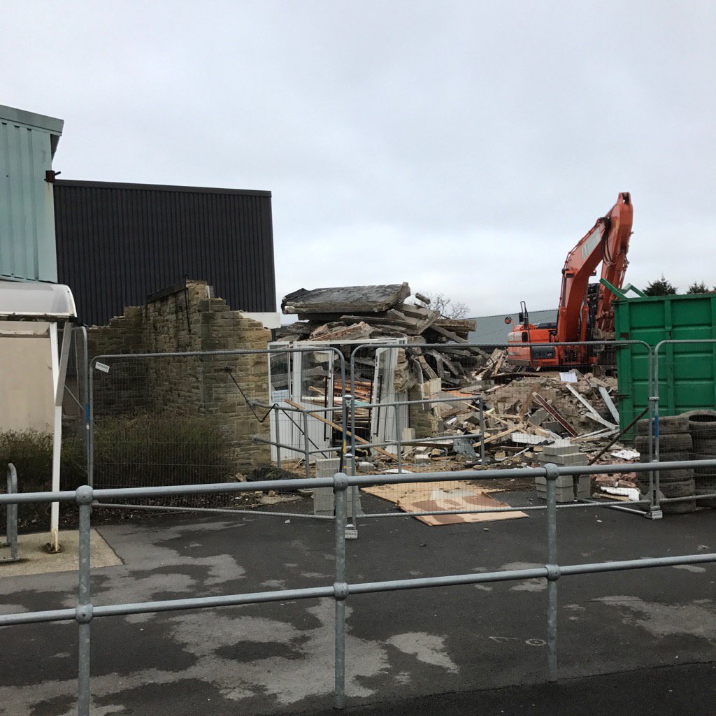 DMarkLauder's tweet photo. Good to see end of the old sports centre @AshvilleCollege @SportAshville looking forward to the new! #betterversions https://t.co/Y6GZOEk31F