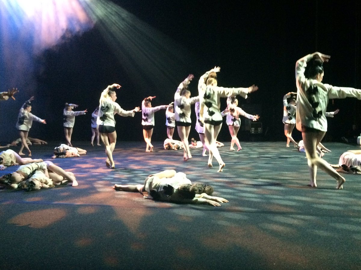 StephReay63's tweet photo. Fantastic choreography...and hairstyles! by The Wire gymnastics at #GymFusion Manchester https://t.co/5RjiWgHDNV