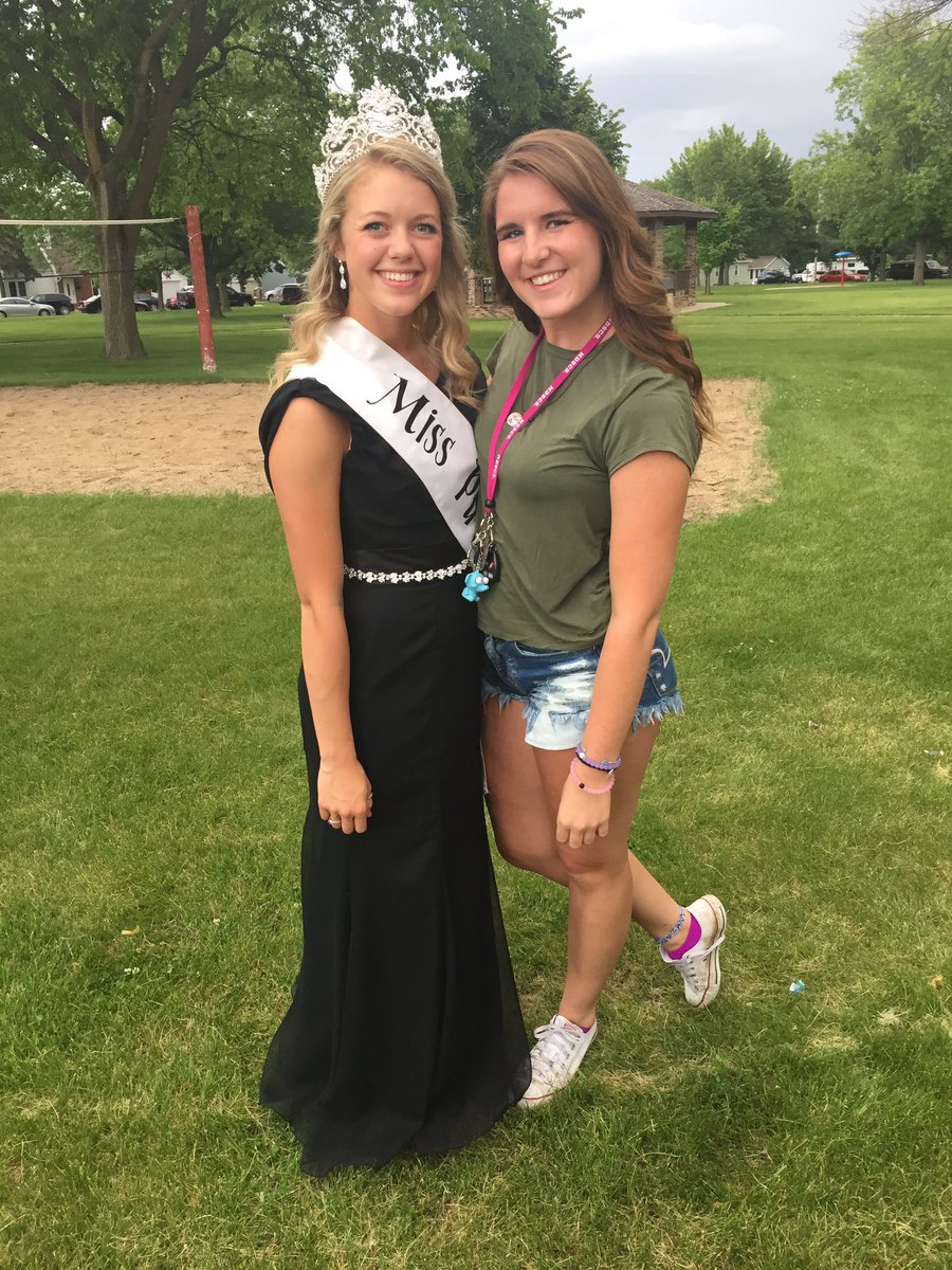 baileyyhess's tweet photo. Happy birthday @ellajohns98 !!! If you have a birthday party please invite me!!!!!!!!! Luv u https://t.co/O7LDhW1AEe