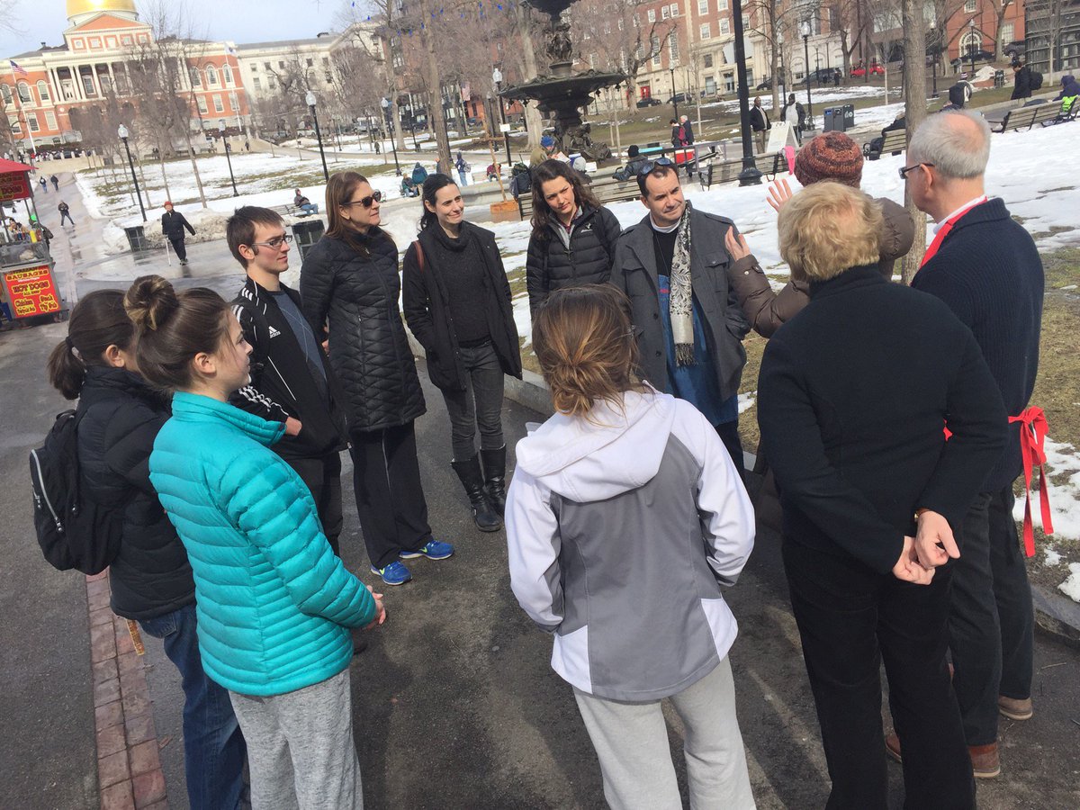 cubswn's tweet photo. @adventboston volunteers serving @ #commoncathedral on #bostoncommon // #loveyourneighbor https://t.co/AYrBMDv2Ap https://t.co/DOdlDWgaN1