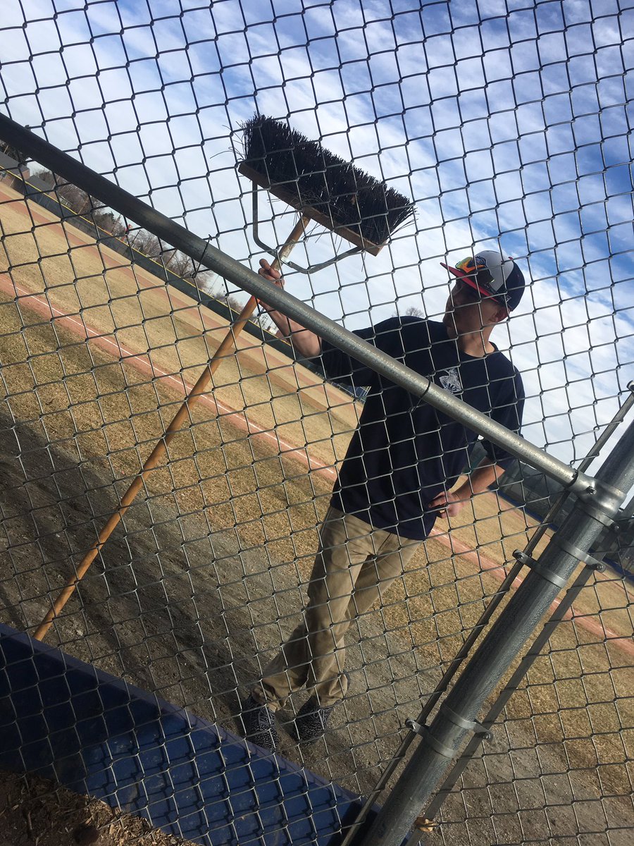 MSUDenverClubBB's tweet photo. Sweep? #BacktoGunnison #RoadtoKansas #10run #sweep #ncba @The_NCBA https://t.co/vj1g48wvOh