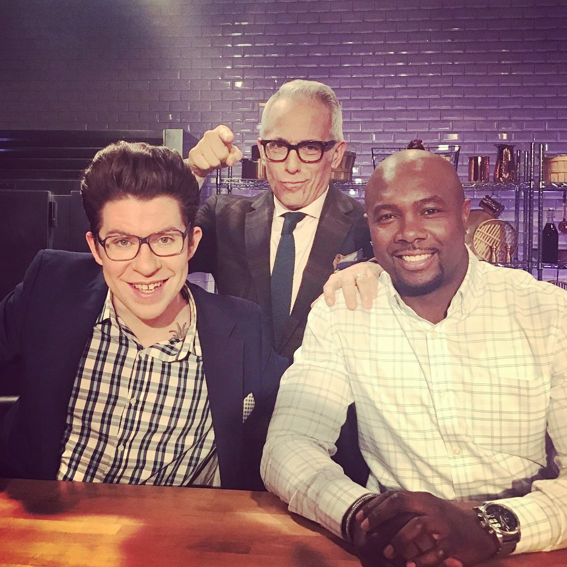 EatFellowHumans's tweet image. It was hard to crop so much personality. Sweet day on set of #cooksvscons with @fitchefeddie and @gzchef