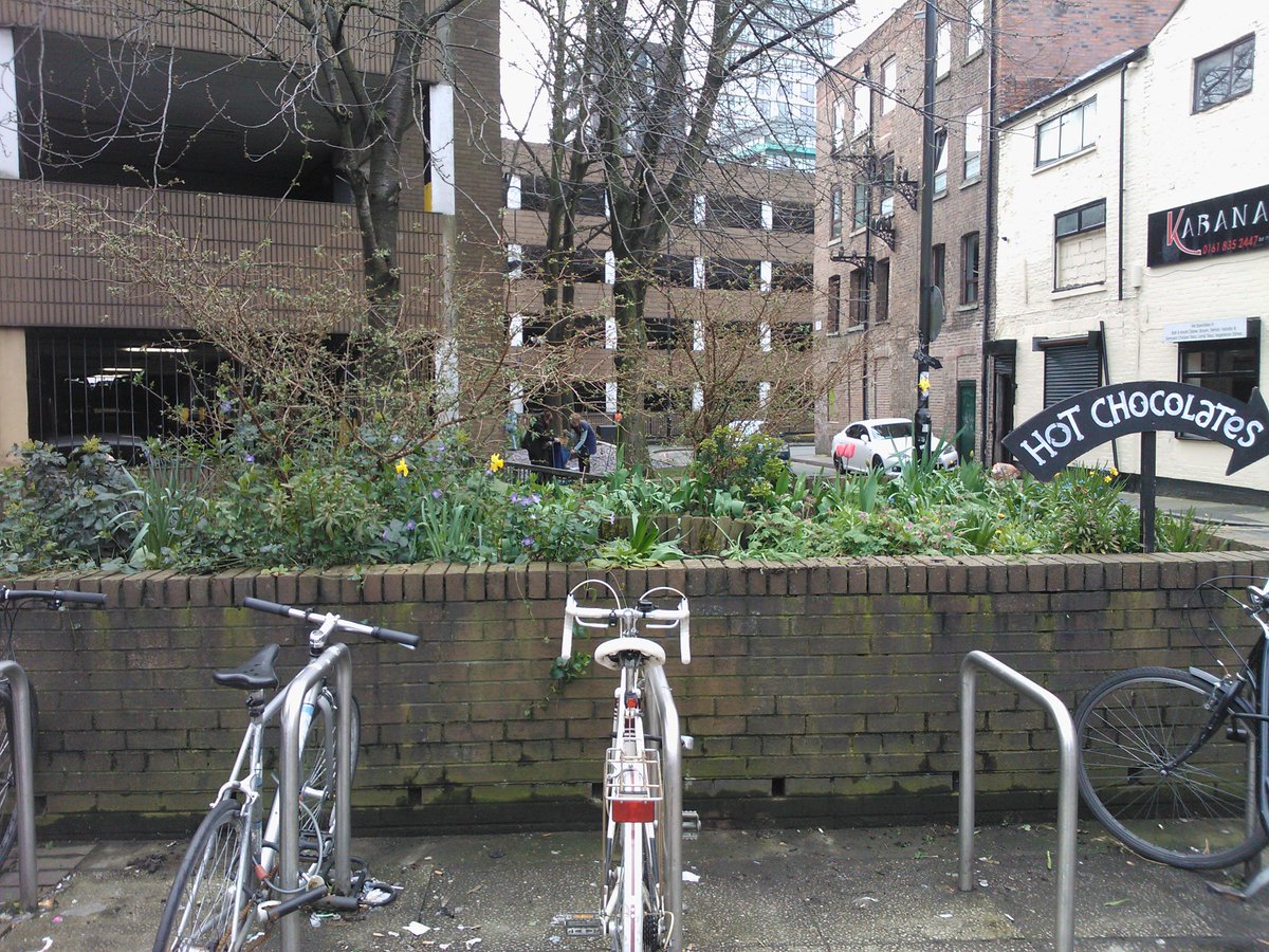 NQG are spray painting the Pocket Park walls this week! Come Wed to see <a href="/outhousemcr/">OUT HOUSE</a> do their stuff with us #placemaking #communitylove🎨