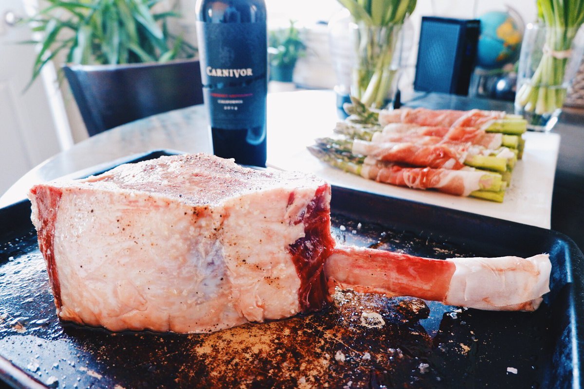 GTONGE1's tweet photo. What a beautiful Sunday winter grilling @CarnivorWine
#devourlifeCa https://t.co/Iz2fLbDH5b