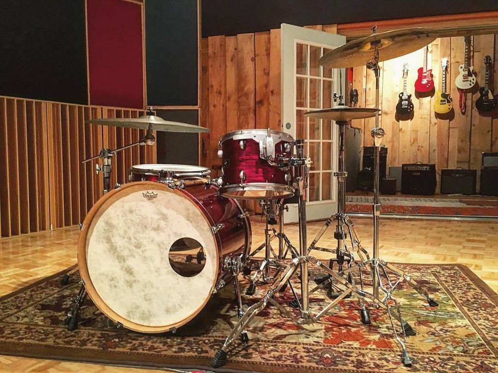 badracket's tweet image. Call 216-309-2882 to set up a tour of Bad Racket Recording ift.tt/2kChV39