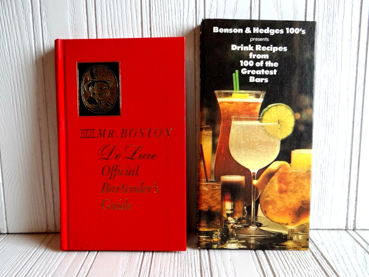 TTbyMichele's tweet image. Vtg Set Drink Recipe Books etsy.com/listing/499833… #vintagebarbook #bartenderguide #playboyclub #wiseteam #differencemakesus #giftsforhim