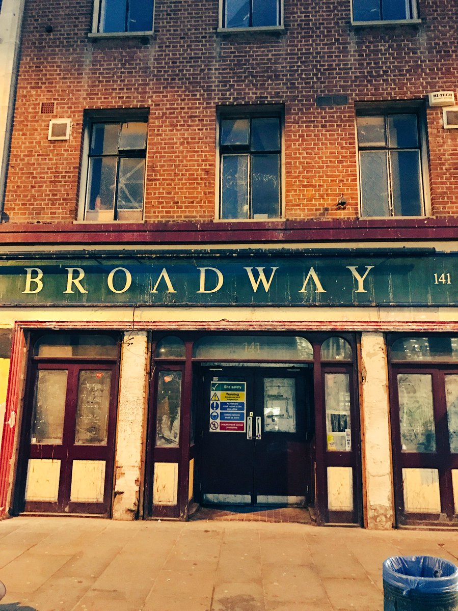 A clue to Lewisham Market Tavern's new identity? @Antic_London have uncovered the perfectly preserved old Broadway Pub sign 🤔