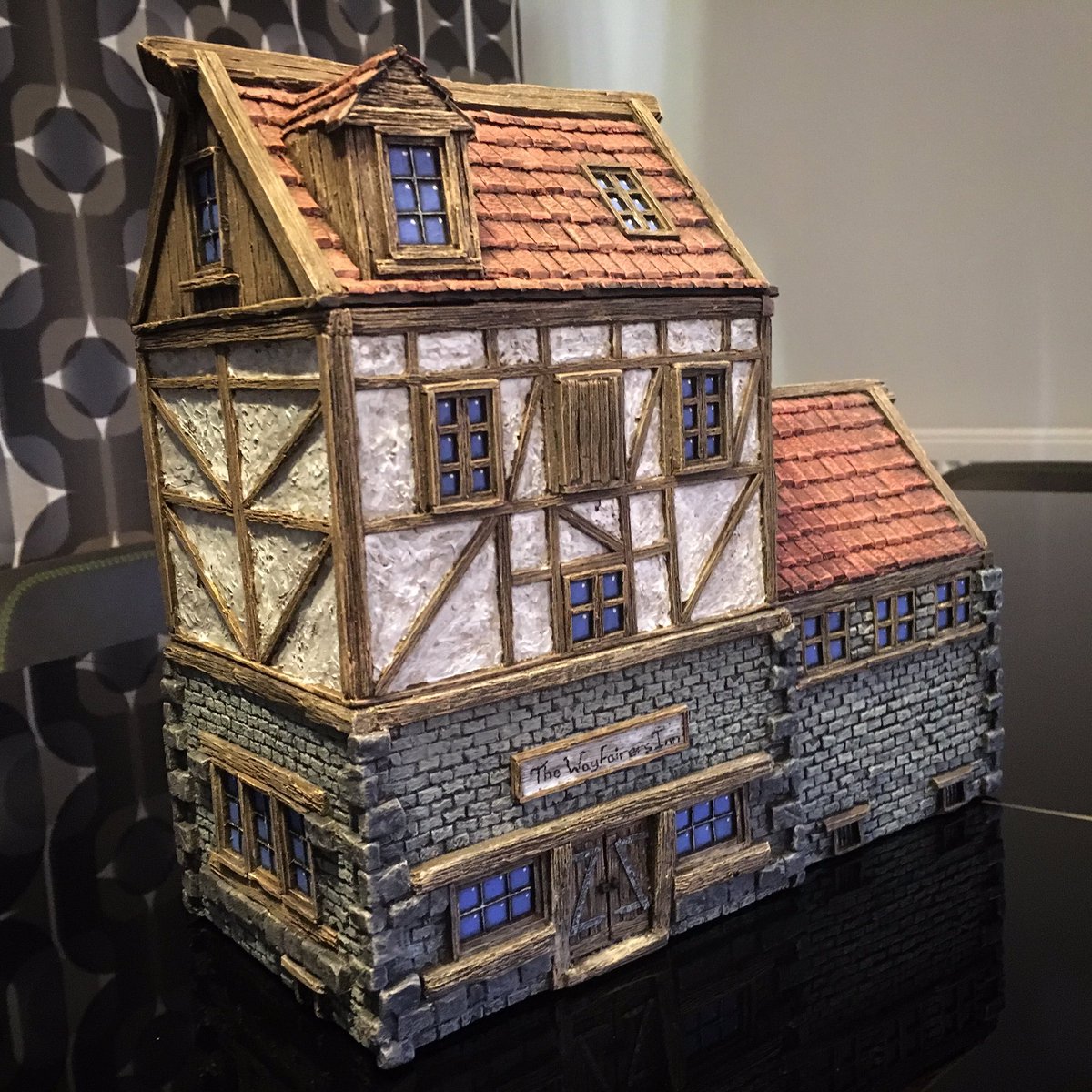 gameterraincouk's tweet photo. The Wayfarers Inn,done! #gameterrain #frostgrave #terrain #ageofsigmar #warhammerfantasy #hordes #modelbuilding #warmahordes #mordheim #whfb https://t.co/pMdfQIfMy2