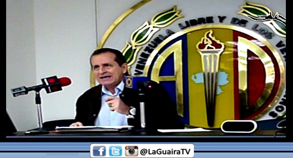 LaGuairaTV's tweet photo. Bernardo Guerra a Carneiro: "Gobernador ud es parte de un gobierno que destruye al país" https://t.co/u3aUjJ0le4 https://t.co/acy2ZFUwev