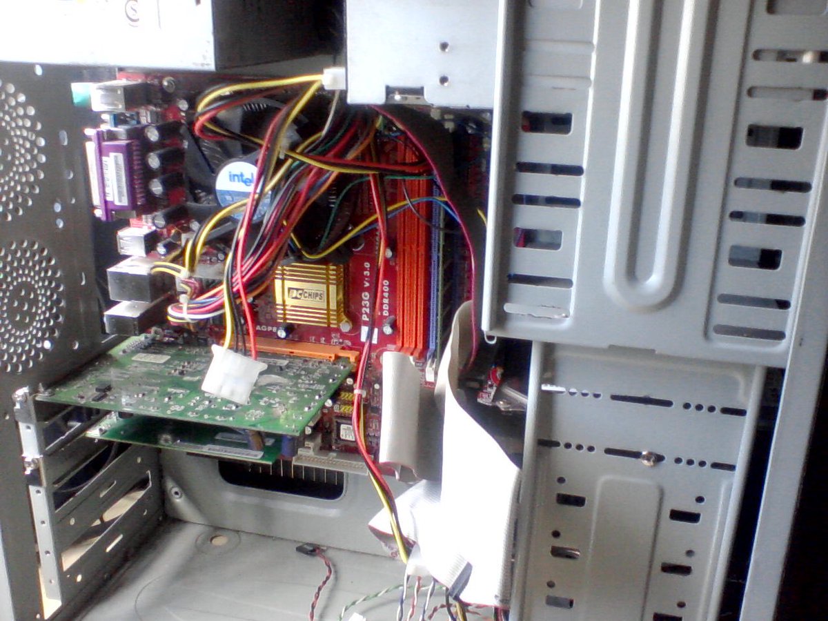 ObriSoft's tweet image. Tu computadora o laptop necesita mantenimiento? En Obrisoft nos especializamos en darle el mejor mantenimiento a tu equipo computacional.