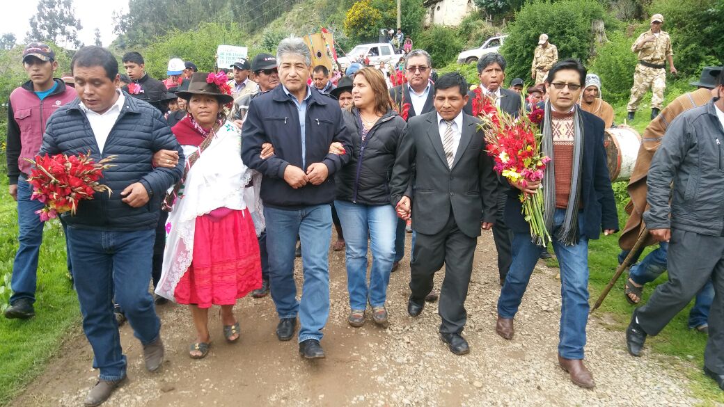 JulioSevillaS's tweet photo. Junto a la Ministra @marpereztello llegamos a Accomarca para decir al pueblo que estamos trabajando por brindar justicia https://t.co/fqCgrIqjT5