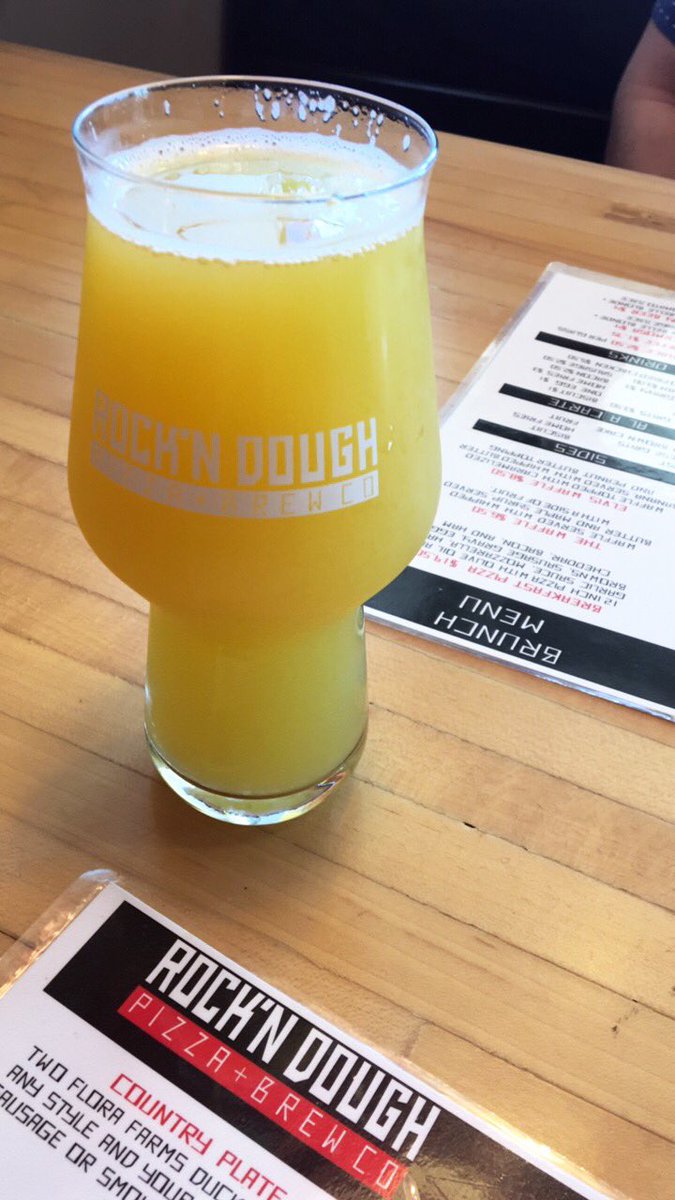 ilovememphis's tweet photo. Underrated East Memphis brunch spot: @RocknDoughPizza $4 beermosas + Bloody Beers, $5 mimosas, $7 Bloody Marys and... 🍳 🍕😋 https://t.co/kIpIGmDNQ8