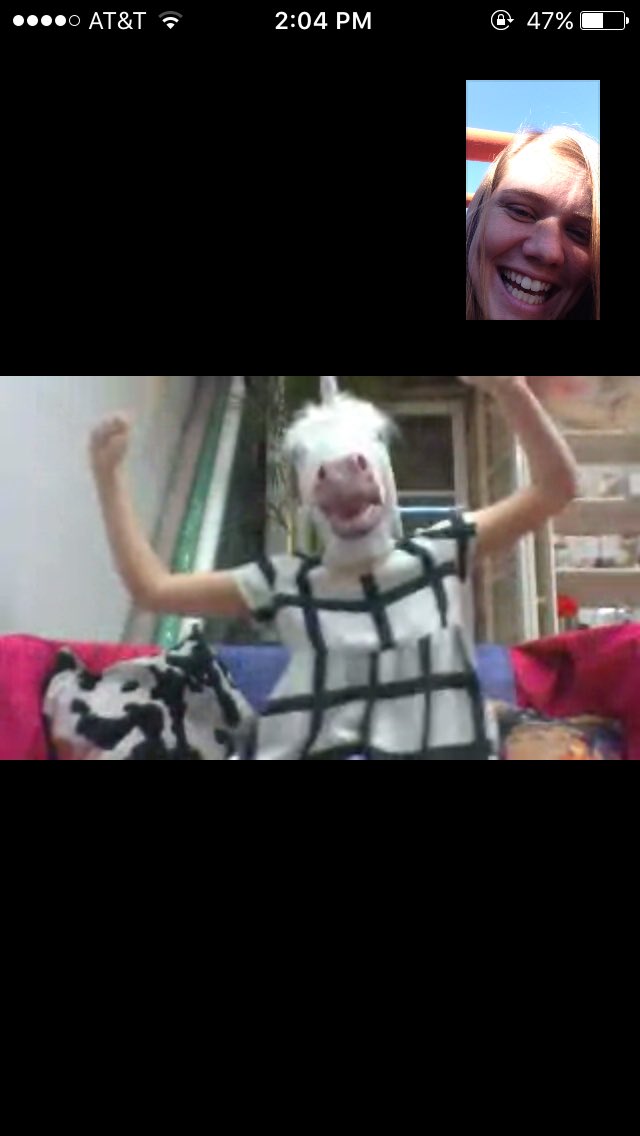 Rebekah_Mari_'s tweet photo. Typical FT w @granolagroth I miss my wacked-out sisterπ #comebacktoamerica https://t.co/2XODDY4daD
