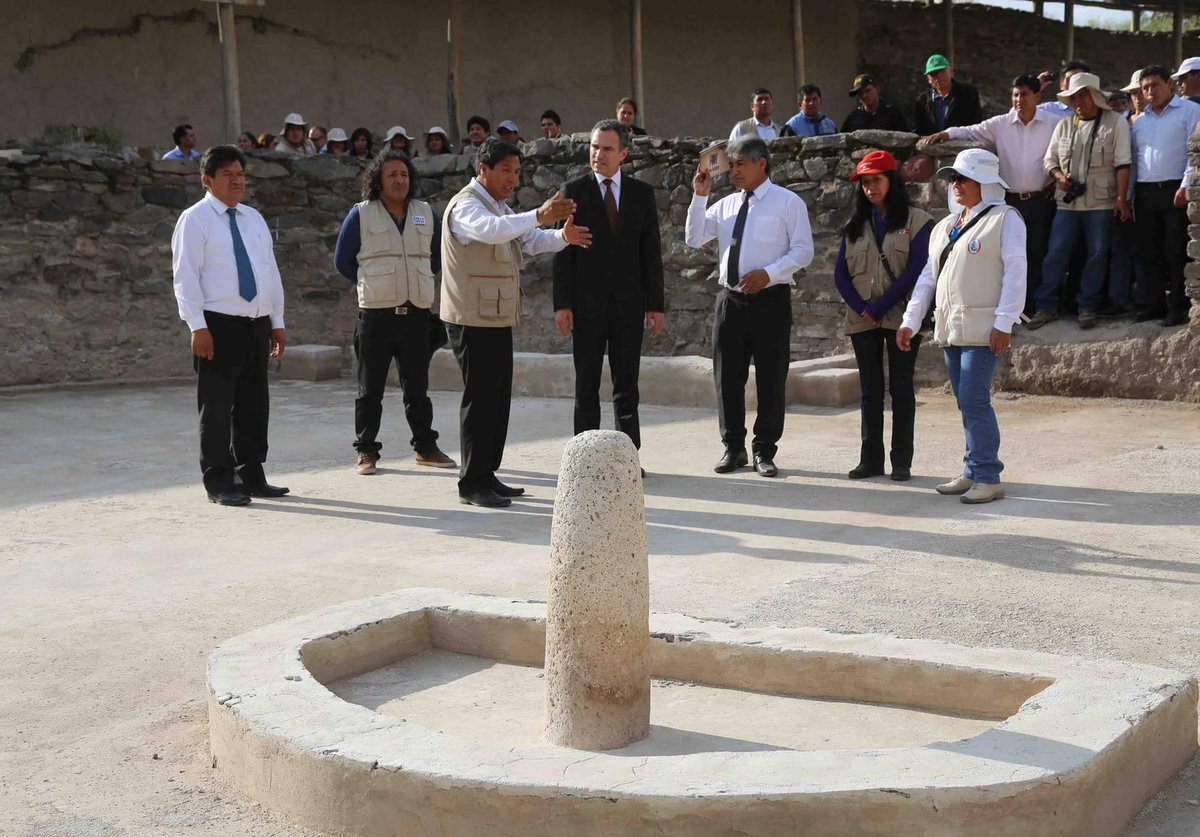 JulioSevillaS's tweet photo. Wari se convertirá en un polo turístico a favor de la región. Junto al @MinCulturaPe trabajaremos por #Ayacucho @diariocorreo @RPPNoticias https://t.co/CZKmEpPdgF