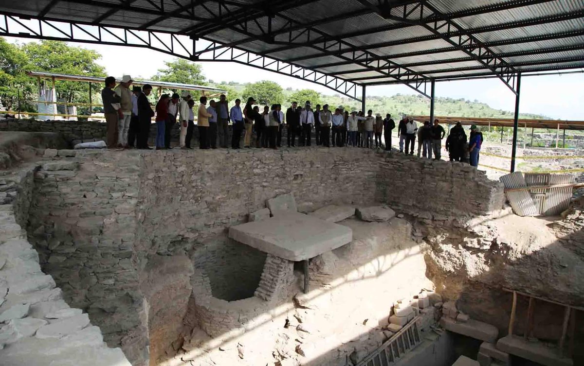 JulioSevillaS's tweet photo. Wari se convertirá en un polo turístico a favor de la región. Junto al @MinCulturaPe trabajaremos por #Ayacucho @diariocorreo @RPPNoticias https://t.co/CZKmEpPdgF
