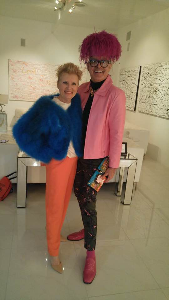 BelladaBallps's tweet photo. #modernismweek #queensofps #belladaballps #feathers #color https://t.co/Sp4JGnPUte