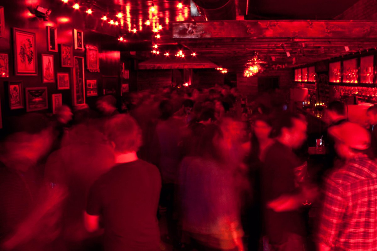 Yeah we know the weather is nice out. You know what else is nice? <a href="/djjohnsimmons/">djjohnsimmons</a> playing tunes tonight 9-2am. Slide thru.