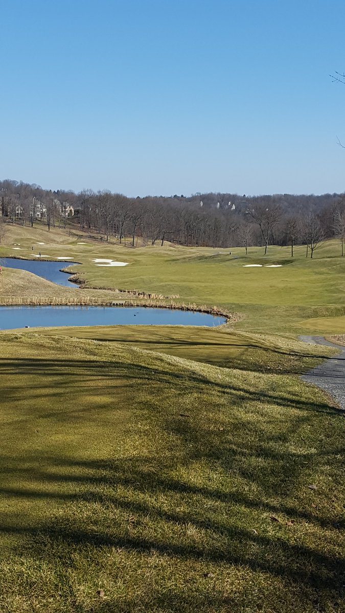 BobCrnj's tweet photo. Feb 19...65 degrees, golfing in Pittsburgh...#diamondrun https://t.co/j82XJj7YQt