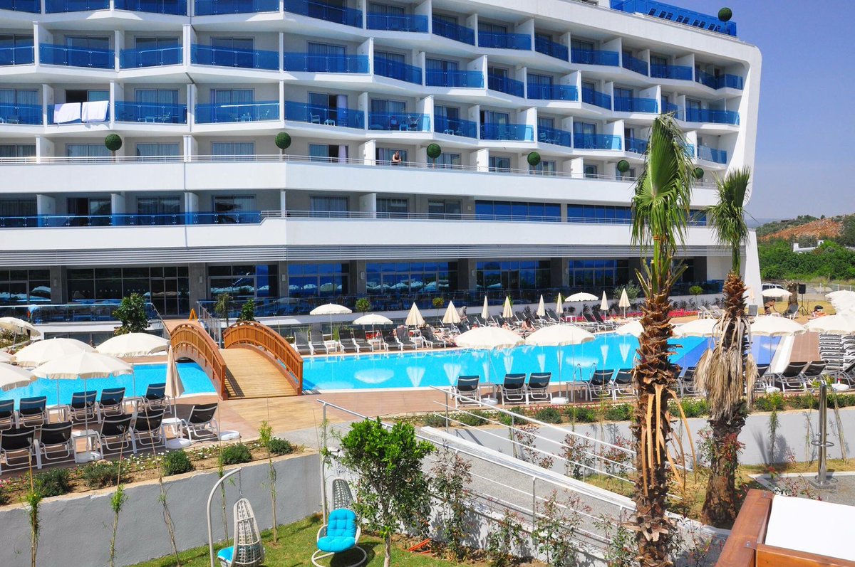 NumaBeachHotel's tweet photo. https://t.co/RMDxbwv0PY https://t.co/tjcEOwPJ9d