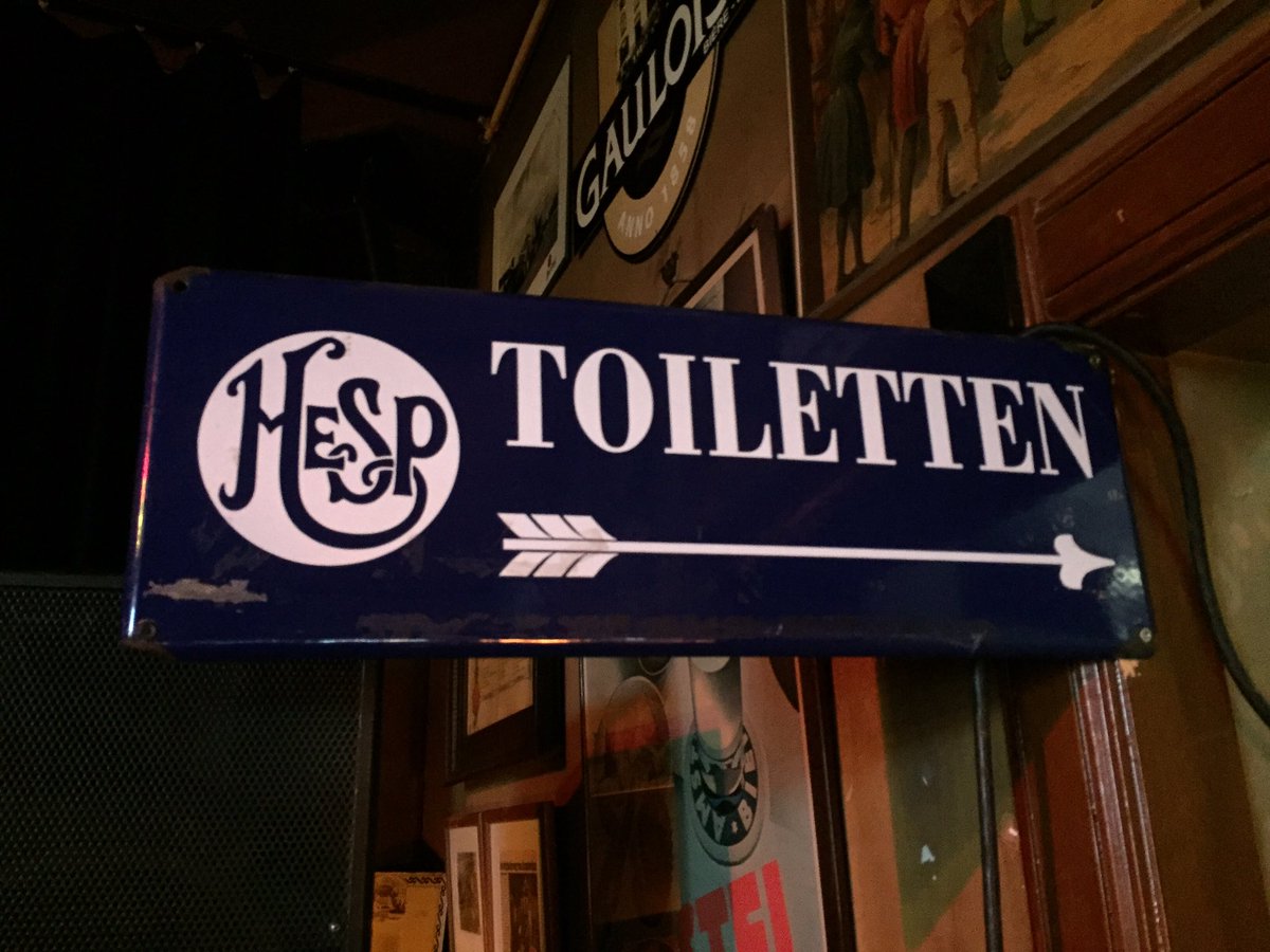 dannyhesp's tweet photo. Even geen voetbal deze middag maar een bierproeverij bij Cafe Hesp in Amsterdam. Nu de stamboom checken....er is een familieband😉 https://t.co/KEuBLuXkPG