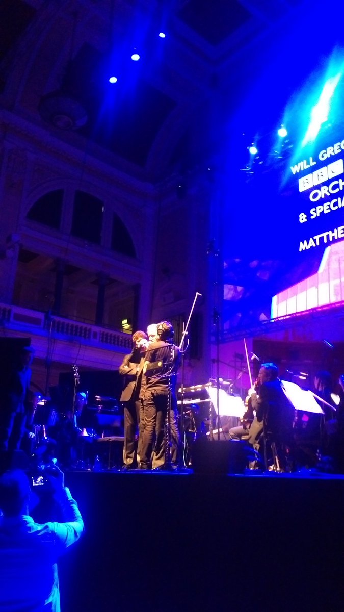 DaveW's tweet photo. I've seen a fella brushing his teeth live on stage. Life is complete #basilkirchin #mindontherun https://t.co/KWZyzE6GQV